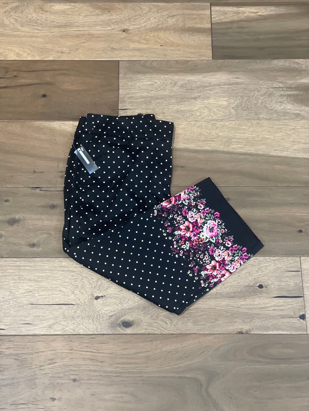 New Directions Petite Capri Pants Size 4 Black White Polka Dot New With Tag